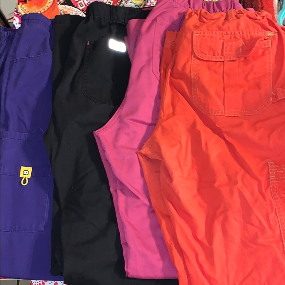 4 pairs of scrub pants!!